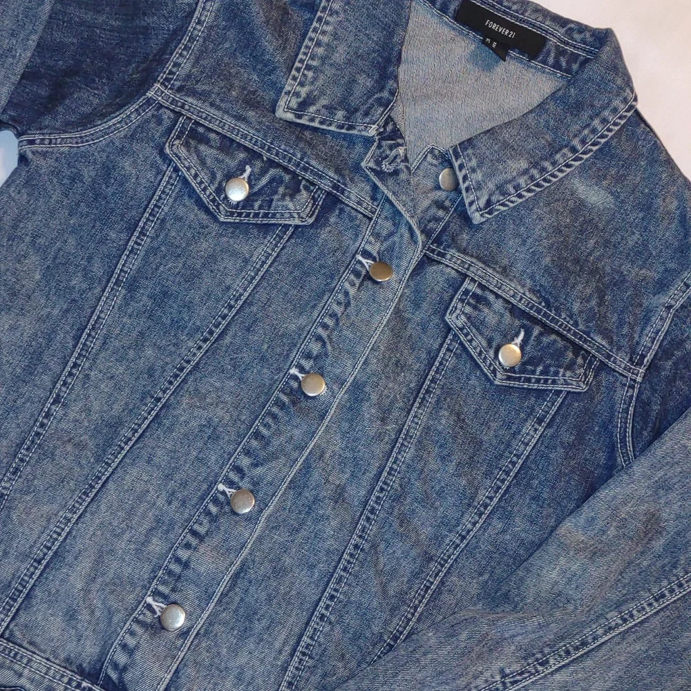 Forever 21 Denim Jacket With Cheetah Print Patch - Picture 3 of 6